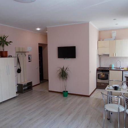 Apartment Near The Forum Mall Львов Экстерьер фото