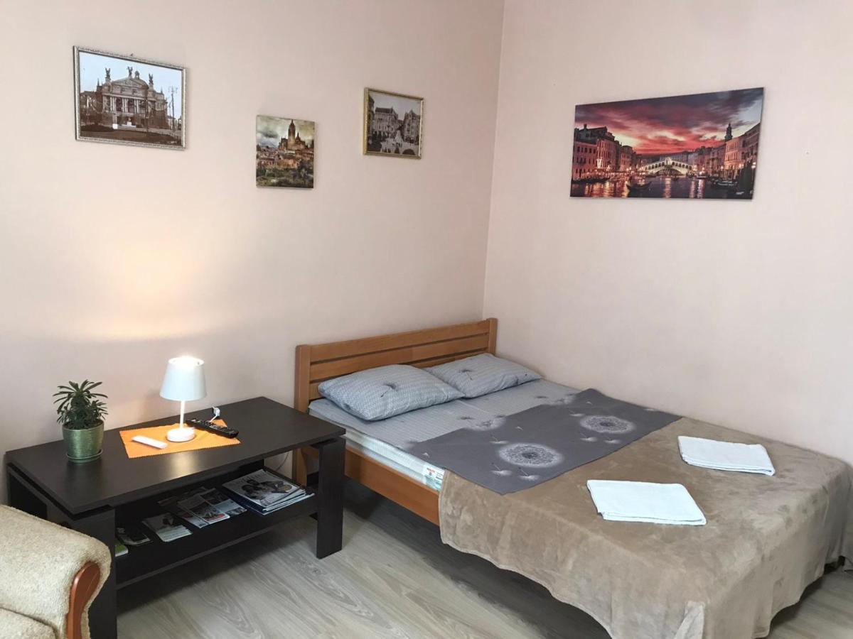 Apartment Near The Forum Mall Львов Экстерьер фото