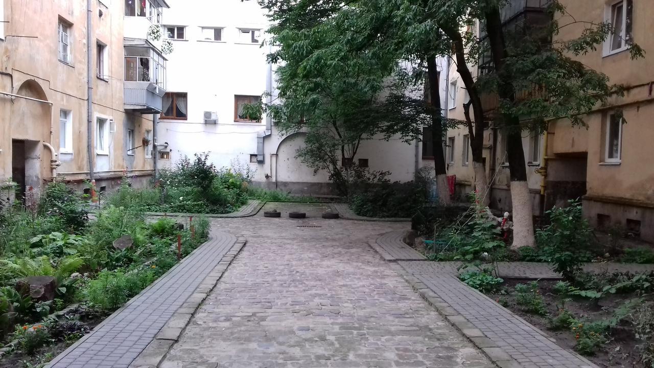 Apartment Near The Forum Mall Львов Экстерьер фото