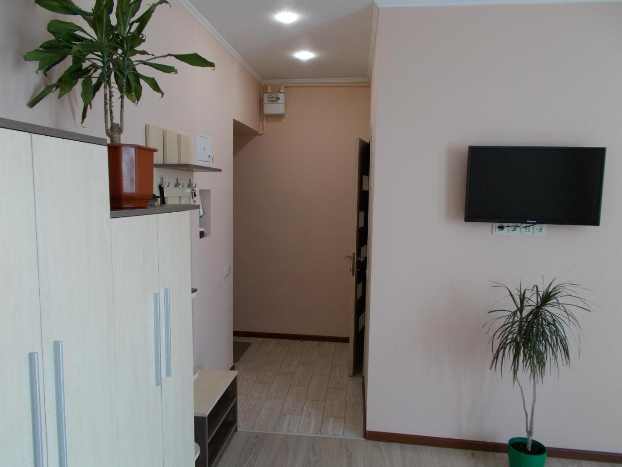 Apartment Near The Forum Mall Львов Экстерьер фото
